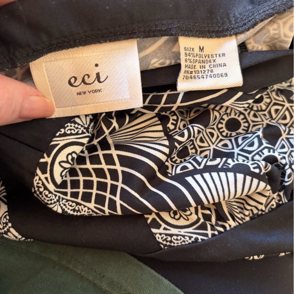 ECI Monochrome Geometric Dress - Picture 4 of 5